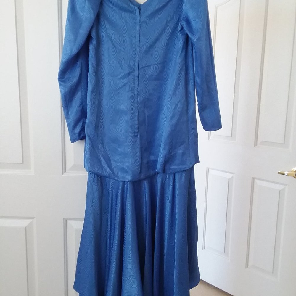 VINTAGE BLUE BRIDESMAID OR MOTHER OF THE BRIDE SILK GOWN. WORN IN 1985 - Picture 4 of 5